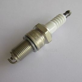 China DENSO W20EX-U Toyota Spark Plugs Removable Cap 90999-09007 White supplier