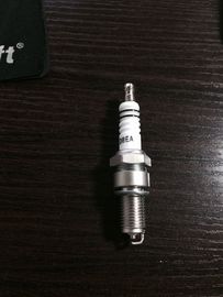 White ceramic D8TC Motorcycle Spark Plug  D8EA For H0NDA supplier